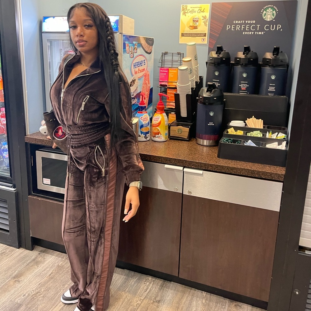 Mani tracksuits sold together (website sold separately) Top 90 Bottom 90
